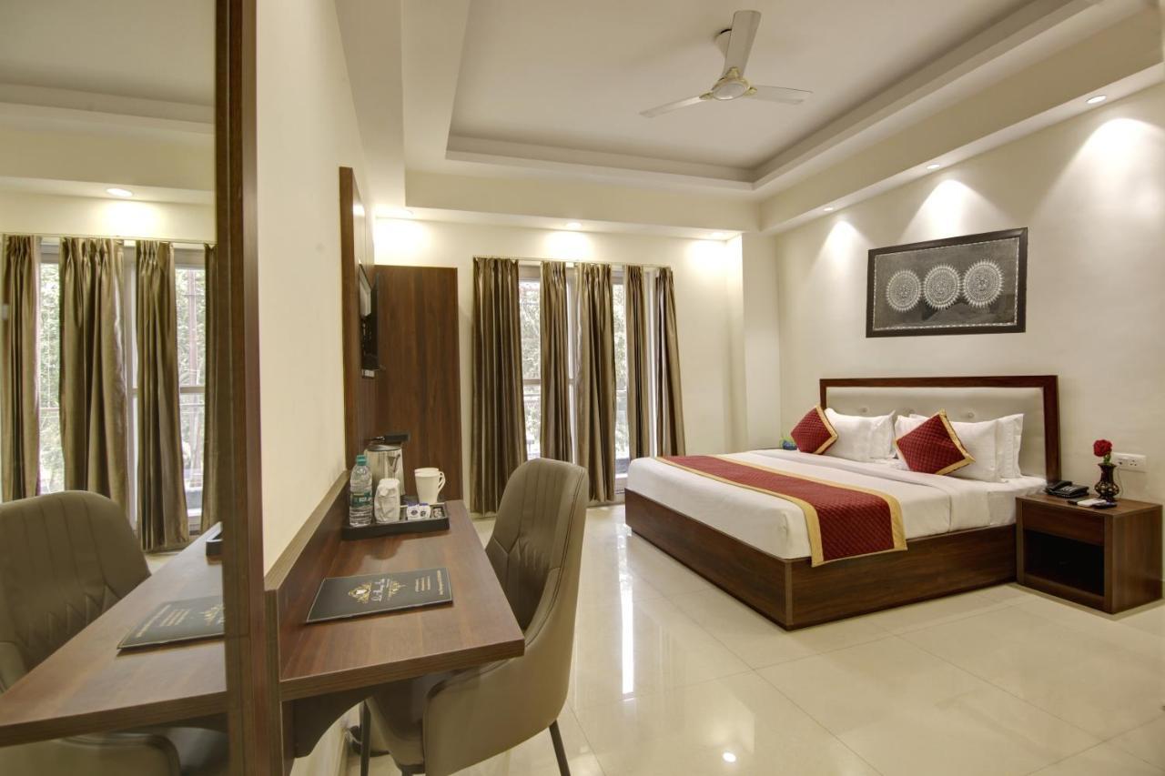 Hotel La Mirage Noida Eksteriør billede
