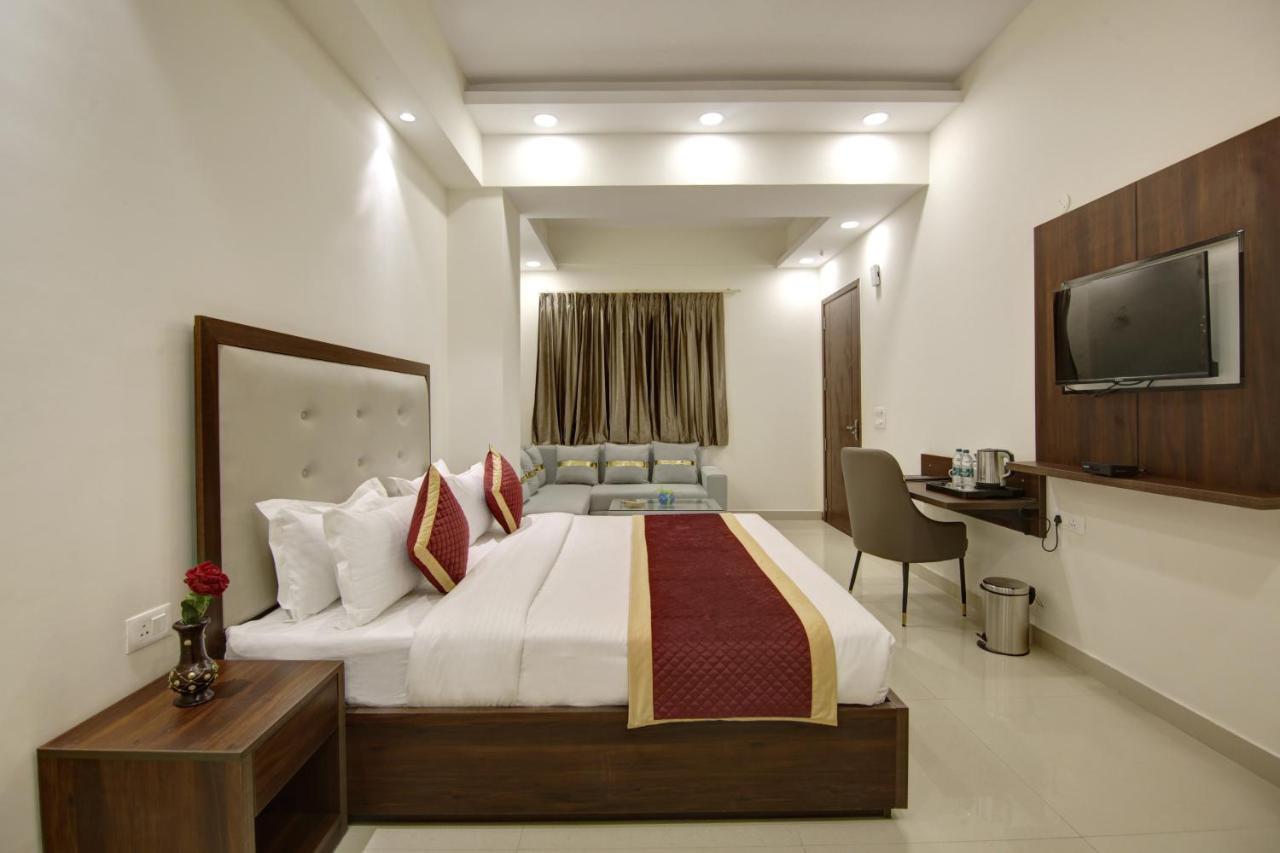 Hotel La Mirage Noida Eksteriør billede