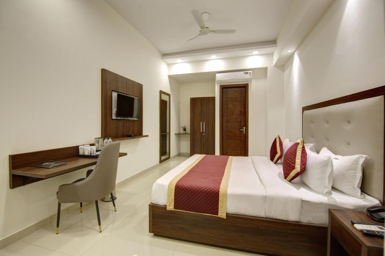 Hotel La Mirage Noida Eksteriør billede