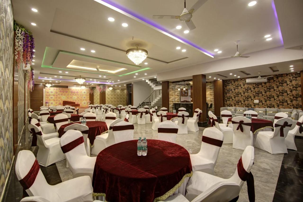 Hotel La Mirage Noida Eksteriør billede